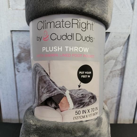 Cuddl Duds Other - ClimateRight by Cuddl Duds Foot Pocket Plush Throw 50"x70", Gray